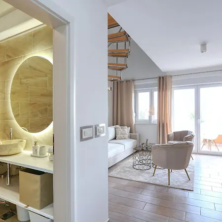 Jasmin - Amazing Seaview Maisonette With Direct Access *