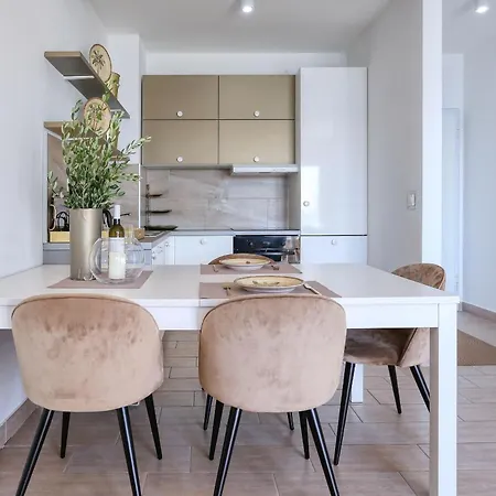 Jasmin - Amazing Seaview Maisonette With Direct Access רטינה