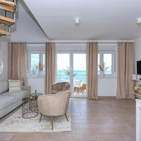 דירה Jasmin - Amazing Seaview Maisonette With Direct Access רטינה